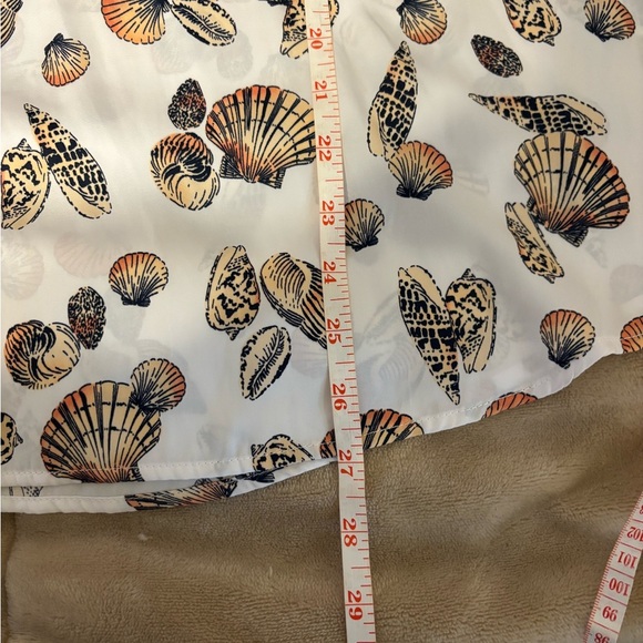 Liz Claiborne White and Brown Flutter Sleeve Blouse - Picture 5 of 8